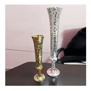 Vaso di fiori In alluminio con finitura oro e argento con Set di 2 vasi di fiori di diverse dimensioni In vendita al prezzo più basso