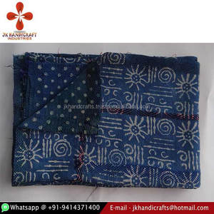 Vintage Reversible Indigo Sari Kantha Edredón - Product Image 1