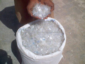 Flocons de PET recyclés 100 % purs, lavés à chaud, conformes aux normes FDA et UE, taille de flocon constante de 8 à 12 mm, provenant d'usine, collection 2023 - Product Image 4