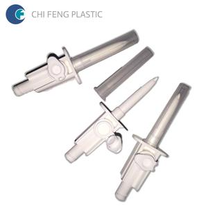 Air Vented Medical Spike with Vented Cap and Female Luer Lock End - Product Image 1