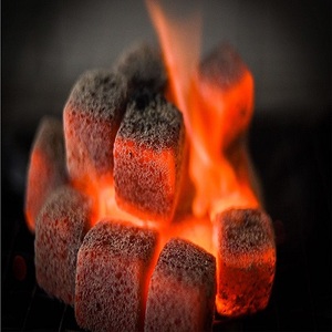 Comment fabriquer des briquettes de charbon à chicha à partir de charbon de bois broyé utilisant une machine à fabriquer du charbon de bois à Al Quwaysimah, Jordanie, avec des cendres blanches. - Product Image 4