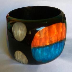 Brazalete vintage tallado de resina de baquelita - Product Image 2