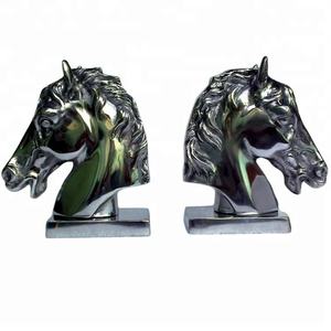 Serre-livres de cheval inspiré d'anime Figurine en aluminium poli pour la décoration de la maison - Product Image 1