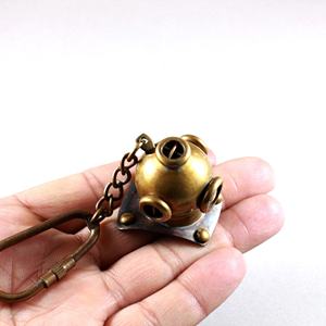 Laiton nautique petit Mini Antique plongée sous-marine plongée casque porte-clés porte-clés avec boucle en laiton - Product Image 5