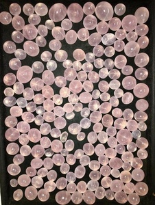 โรสควอตซ์ทรงหลังเบี้ยธรรมชาติ คุณภาพ AAAAA ตัดด้วยเครื่องจักรเทคโนโลยีขั้นสูง พร้อมใบรับรอง IGI สำหรับทำเครื่องประดับ - Product Image 2