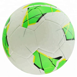 Balón de fútbol de cuero Sialkot hecho a mano con material duradero - Product Image 2