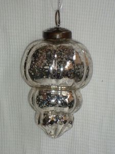 Ornements d'arbre de boule de Noël en métal d'aluminium de meilleure qualité Conception de boule de verre suspendue de style unique pour un usage domestique - Product Image 5