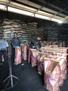 100% INDONESIA HALABAN HARD WOOD CHARCOAL FOR BBQ BARBECUE CHARCOAL GRILL BEST SELLER IN BELANDA - Product Image 4