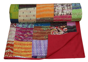 Edredón Kantha de retazos de seda y algodón de tamaño Queen - Product Image 3