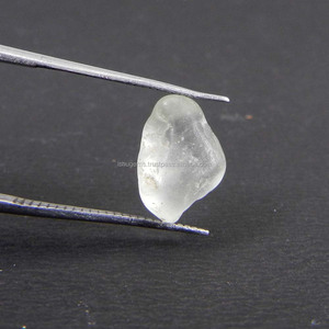 Topacio Blanco Natural de 13x9 mm, Forma Libre, en Bruto, 5.5 Quilates, Gema Suelta Brasileña para Joyería, Modelo IG10987 de Ishu Gems - Product Image 1