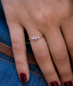 Anillo de Compromiso y Matrimonio de Oro de 14k con Zafiro Azul Natural y Perla a Precio de Mayoreo, Disponible en 10k / 18k - Product Image 6