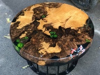 Meubles de luxe vendus Table basse ronde en bois à bord vif avec résine époxy, table centrale