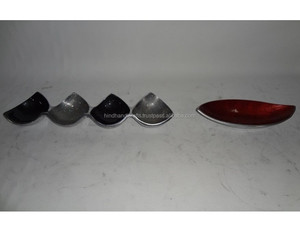 Bandeja DE SERVICIO DE ALUMINIO ecológica de alta calidad con acabado esmaltado y tazón de servicio estilo gambas tamaño personalizable de la India - Product Image 2