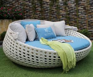 Chaise longue ou lit de repos en rotin polyéthylène pour jardin extérieur Patio Beach Resort Piscine Meubles en osier - Product Image 1