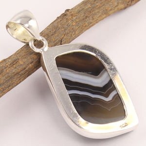 Natural BLACK AGATE Cabochon Gems Fancy Shaped Bezel Set 925 Sterling Silver Solitaire Pendant Joyería hecha a mano - Product Image 2