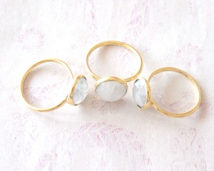 Anillo de piedras preciosas de piedra lunar arcoíris chapado en oro ajustable Ajuste de bisel de estilo lindo para fiesta de boda o regalo - Product Image 4