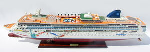 Modelo de barco de crucero de madera clásico NORWEGIAN DAWNN para niños de 5 a 7 años a la venta - Product Image 6