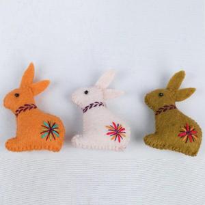 ECS-016 lapin de Pâques 100% feutre de laine néo-zélandais écologique petites décorations de fête design cousues des artisans talentueux - Product Image 6