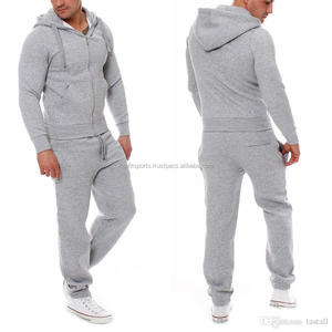 Ensemble de survêtement 2 pièces pour homme, respirant, antibactérien, tendance, avec logo personnalisé, t-shirt et short, idéal pour le jogging - Vente en gros - Product Image 3