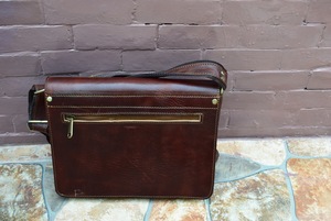 Moroccan's Soul LC1 Maletín marrón de lujo de cuero genuino para computadora portátil-Diseño elegante para comodidad portátil - Product Image 2