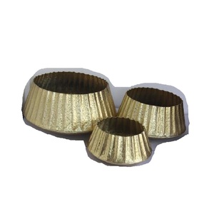 Cuenco martillado en bruto con acabado de latón de alta calidad, cuenco de Metal de aluminio de tres tamaños para uso en jarrón de suelo disponible al por mayor - Product Image 5