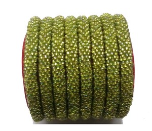 Proveedor Profesional al por Mayor de Cuentas de Vidrio Hechas a Mano, Pulseras y Brazaletes Modernos Multicolores Unisex para Uso Diario para Compradores Globales - Product Image 5