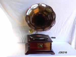 Gramófono con base de madera cuadrada con patas y cuerno de latón, acabado de cobre antiguo, decoración del hogar - Product Image 6