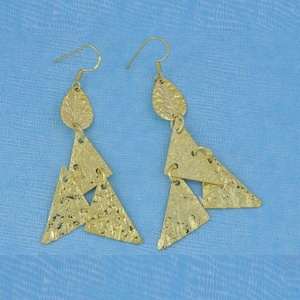 Texture unie solide en argent Sterling 925 avec boucles d'oreilles à crochet en forme de triangle plaqué or à la main bijoux pour cadeau de mariage ou fête - Product Image 2