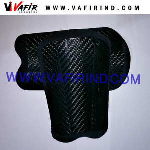 2019 Espinillera de fútbol de fibra de carbono ligera Juego de 3 piezas - Product Image 3