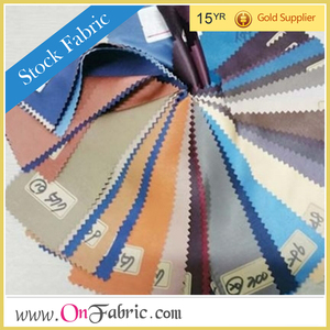 Robe P/D tissée, en polyester, avec manches longues, de longueur 58 pouces, en Stock - Product Image 2