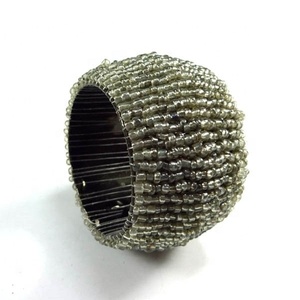Soporte para pañuelos, servilletero, diseño hecho a mano, cuentas de vidrio, servilletero decorativo, anillo, uso de fiesta de boda - Product Image 2