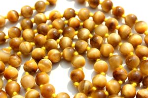 Collier Mala tibétain en pierre semi-précieuse œil de tigre de haute qualité, perles de 6 mm, entretoises argentées, fait à la main par un artiste indien - Product Image 2