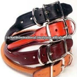 Colliers de chien en cuir de modèle solide avec des options colorées de décoration de rivet disponibles - Product Image 2