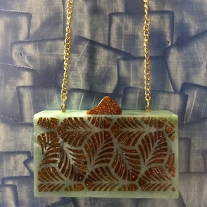 Pochette en résine verte et sac à main en zigzag pour femmes, fabriqué à la main par le fabricant lametierartz en inde - Product Image 3