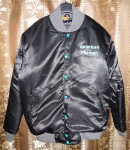 Vestes en satin brodées et personnalisées, vestes change de couleur noire en satin, vente en gros - Product Image 1