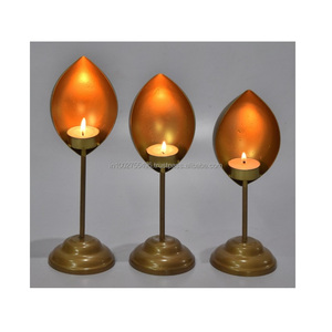 Portavelas de Hierro Negro Moderno Hecho a Mano con Revestimiento de Lámina Dorada de 23/25/26 cm, Elegante Decoración para el Hogar, Pascua IHA IHACA165 - Product Image 1