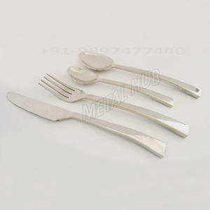 Ensemble de couverts en acier inoxydable écologique de style campagnard avec poignées en bois forgé à la main Couverts durables pour la nourriture et les fêtes - Product Image 1