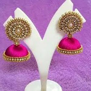Boucles d'oreilles pendantes en fil de soie - Product Image 1