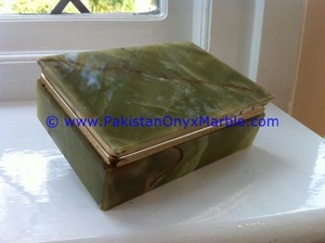 Boîtes à bijoux rectangulaires en onyx avec pieds en laiton uniques, cadeaux décoratifs verts pour les mariages - Product Image 3