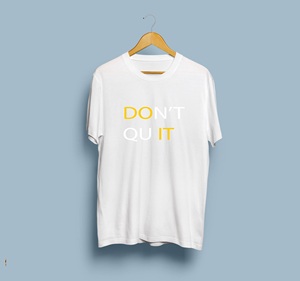 เสื้อยืดเปล่าสำหรับผู้ชายเสื้อเจอร์ซีย์ระบายอากาศมีโลโก้ด้านหน้าขนาดใหญ่ออกแบบได้ตามต้องการ - Product Image 3