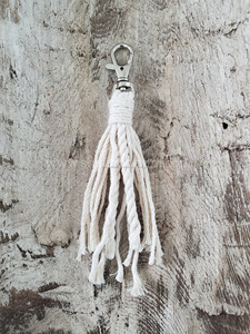 Hermoso Llavero de Borla, Llavero de Macramé de Tela de Algodón, Regalo Sostenible, Pulseras para Llaveros de la India - Product Image 3