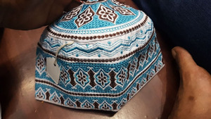 Chapeau Kufi Omani Premium pour Hommes |   Prière islamique et vêtements de tous les jours - Product Image 2