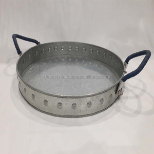 Plateau galvanisé de taille personnalisée avec poignée en cuir Plateau de service galvanisé avec poignée en cuir - Product Image 1