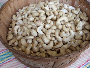 High Quality Organic Raw Cashew <b>Nuts</b> WW450 Grade Without Shell New Season Available - Product Image 3