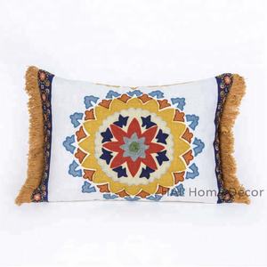 latest design floral printed cushion cover, Embroidered Lumbar <b>pillow</b> case, <b>Christmas</b> cushion cover - Product Image 4