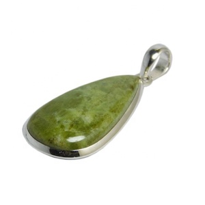 Colgante de Joyería Fina Vintage Hecho a Mano con Plata de Ley 925 Maciza y Gema de Vasonita con Corte Esmeralda para Mujer - Product Image 1