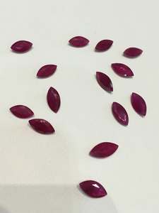 Pierre précieuse en rubis naturel de forme marquise facetté, couleur rouge, pour la fabrication de bijoux, en provenance d'origine, vente en gros - Product Image 2