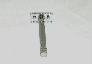 Maclura MSE 25มีดโกนแบบเปิดหวีปลอดภัยโครเมี่ยมพร้อมใบมีดแบบใช้แล้วทิ้งคู่สำหรับผู้ชาย - Product Image 3