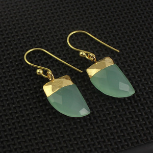 Aqua Calcedonia Cuerno Forma Galvanoplastia Pendiente Chapado en oro Curación Cristal natural Stud Pendiente joyería - Product Image 4