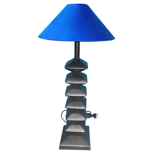 Lampe de bureau en aluminium Design décoratif moderne lampe de chevet et de table couleur argent pour la maison et les hôtels salon éclairage de table - Product Image 1